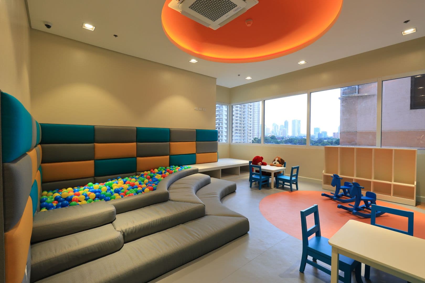 Valencia Hills Tower E gallery 4