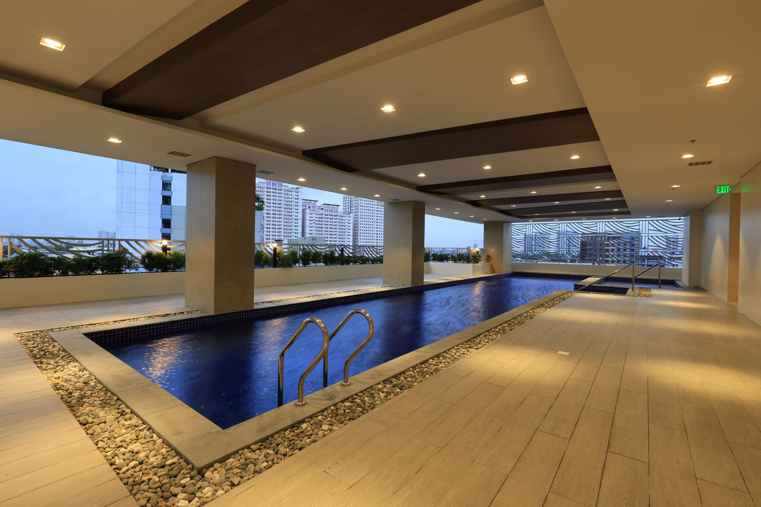 Valencia Hills Tower E gallery 3
