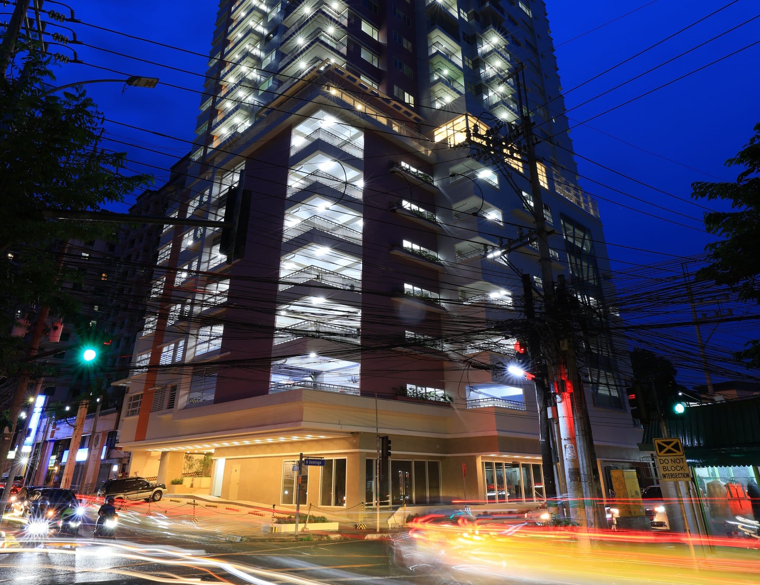 Valencia Hills Tower E gallery 2